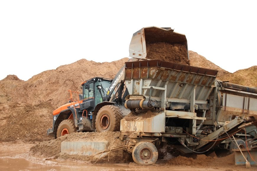New Wheel Loader Slashes Fuel Costs per Tonne of Sand